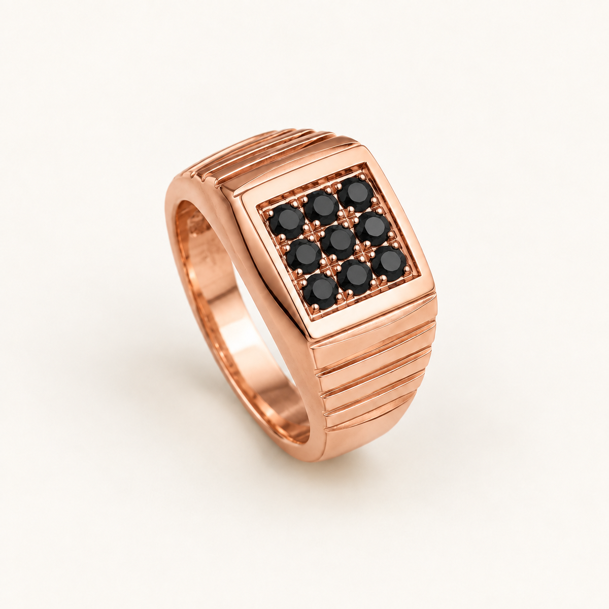 R 82 — diamants noirs traités, monture et sertissage en or rose