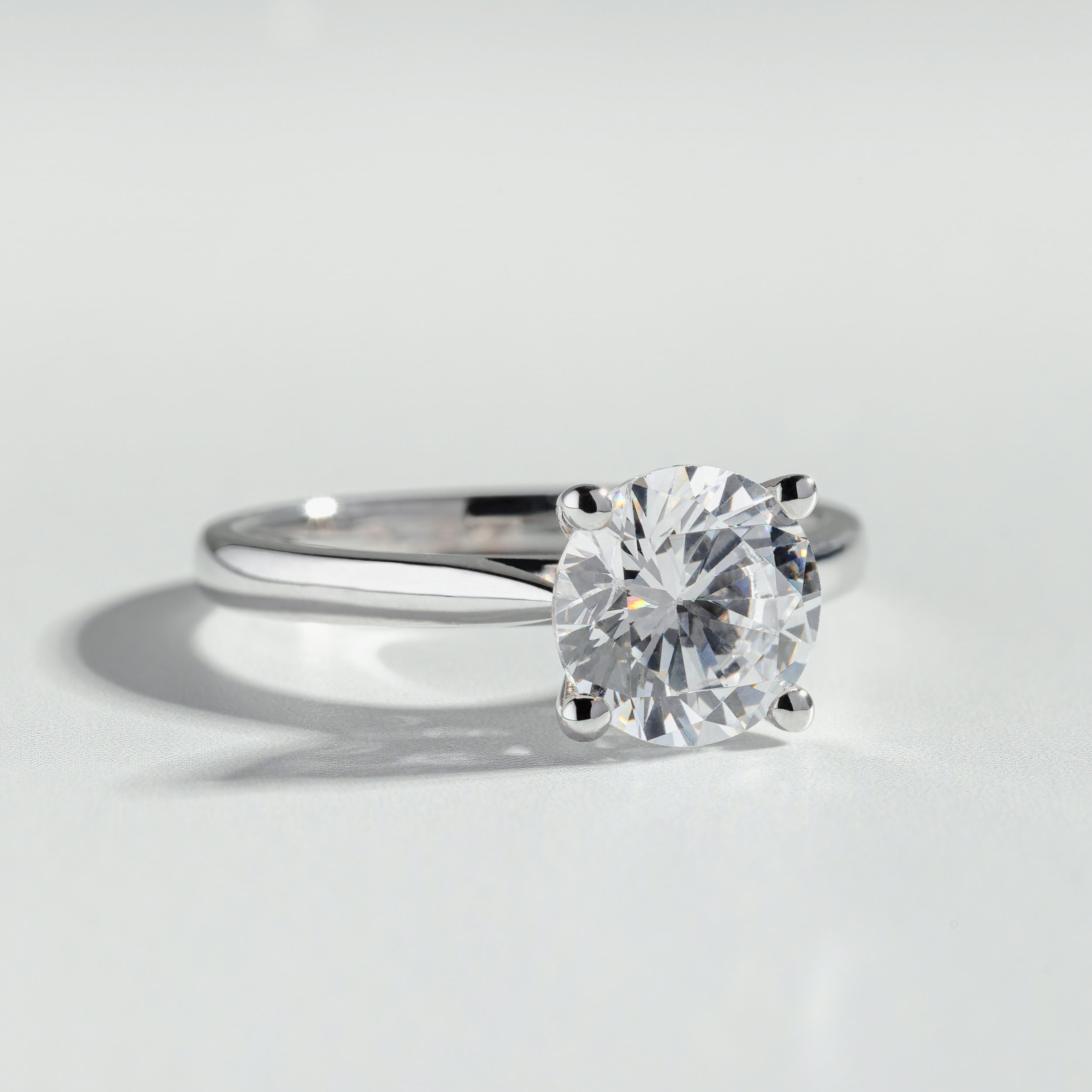 The Round Cut Diamond Solitaire Ring | Atelier RMR Montreal | Engagement Ring