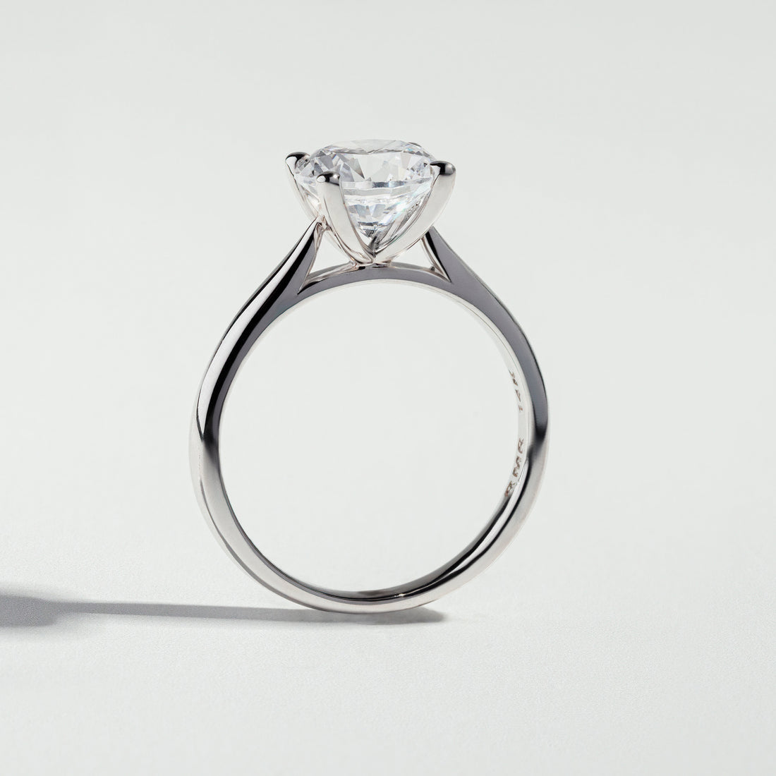 The Round Cut Diamond Solitaire Ring | Atelier RMR Montreal | Engagement Ring