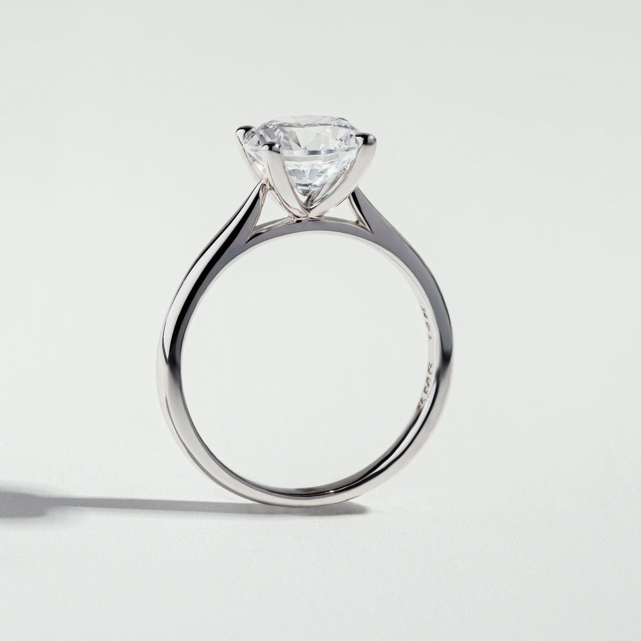 The Round Cut Diamond Solitaire Ring | Atelier RMR Montreal | Engagement Ring