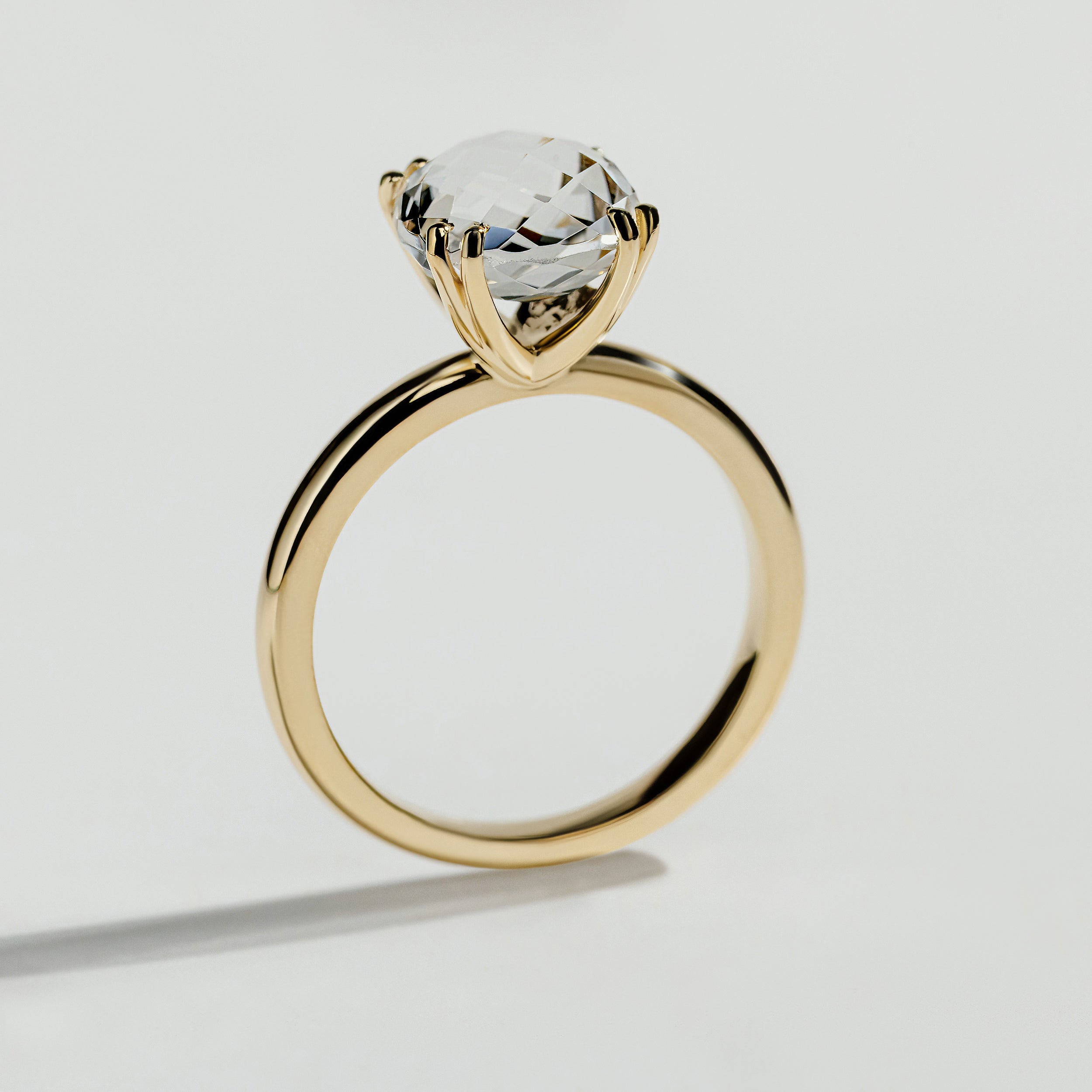 Bague de fiançailles solitaire à diamant coussin checkerboard