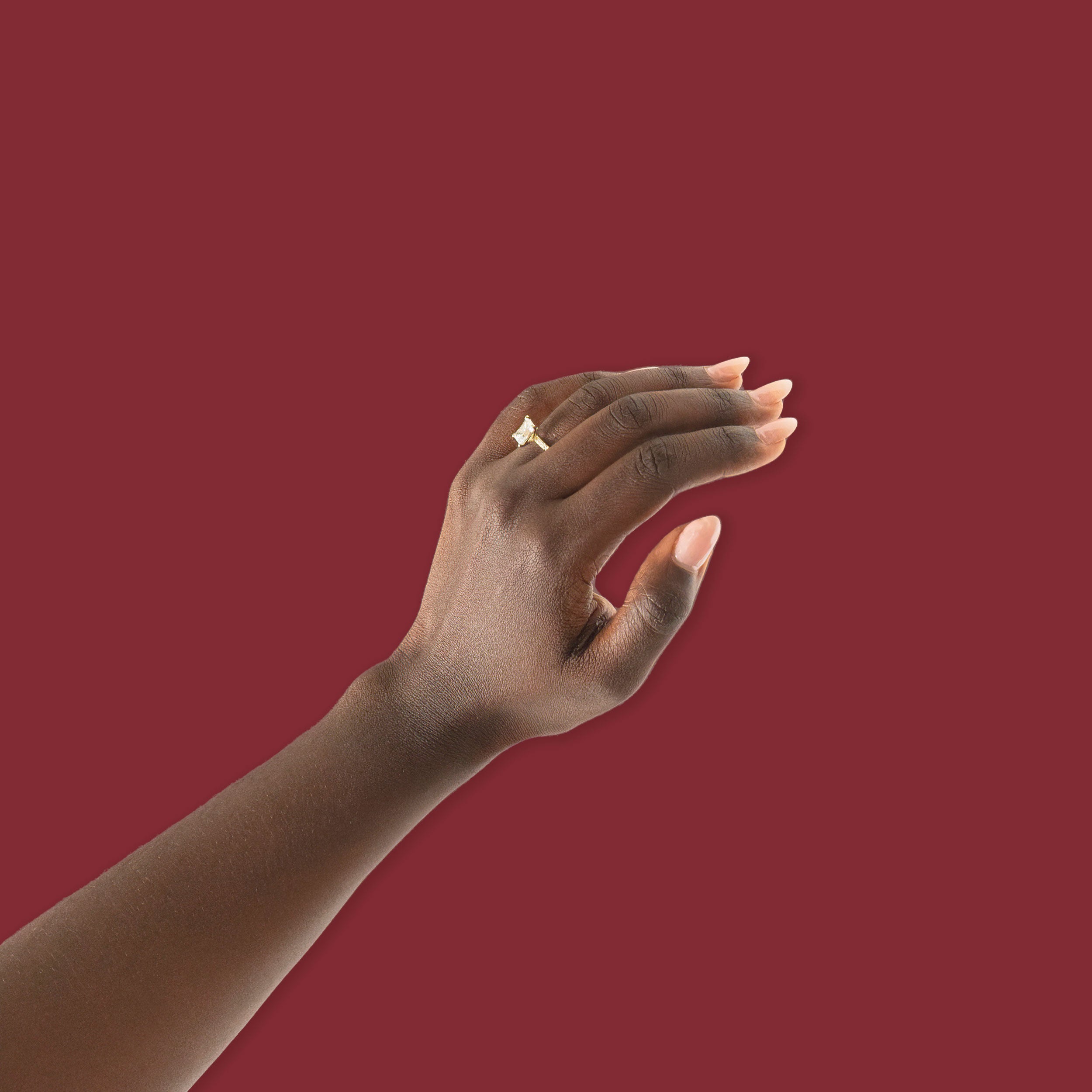 Bague de fiançailles à diamant radiant avec pavé