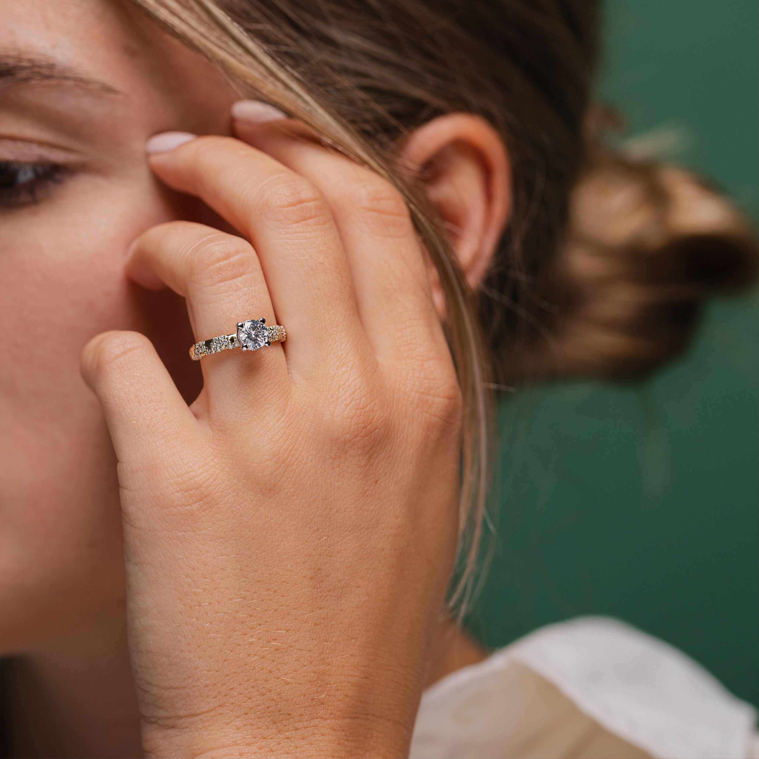 The 1 Carat Round Cut Diamond Ring