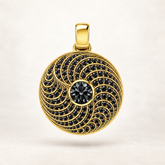 P900 — diamants noirs naturels traités — or jaune