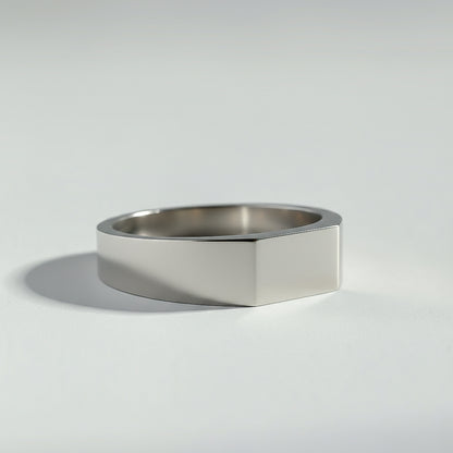 The Avant-Garde wedding band by Atelier RMR Montreal