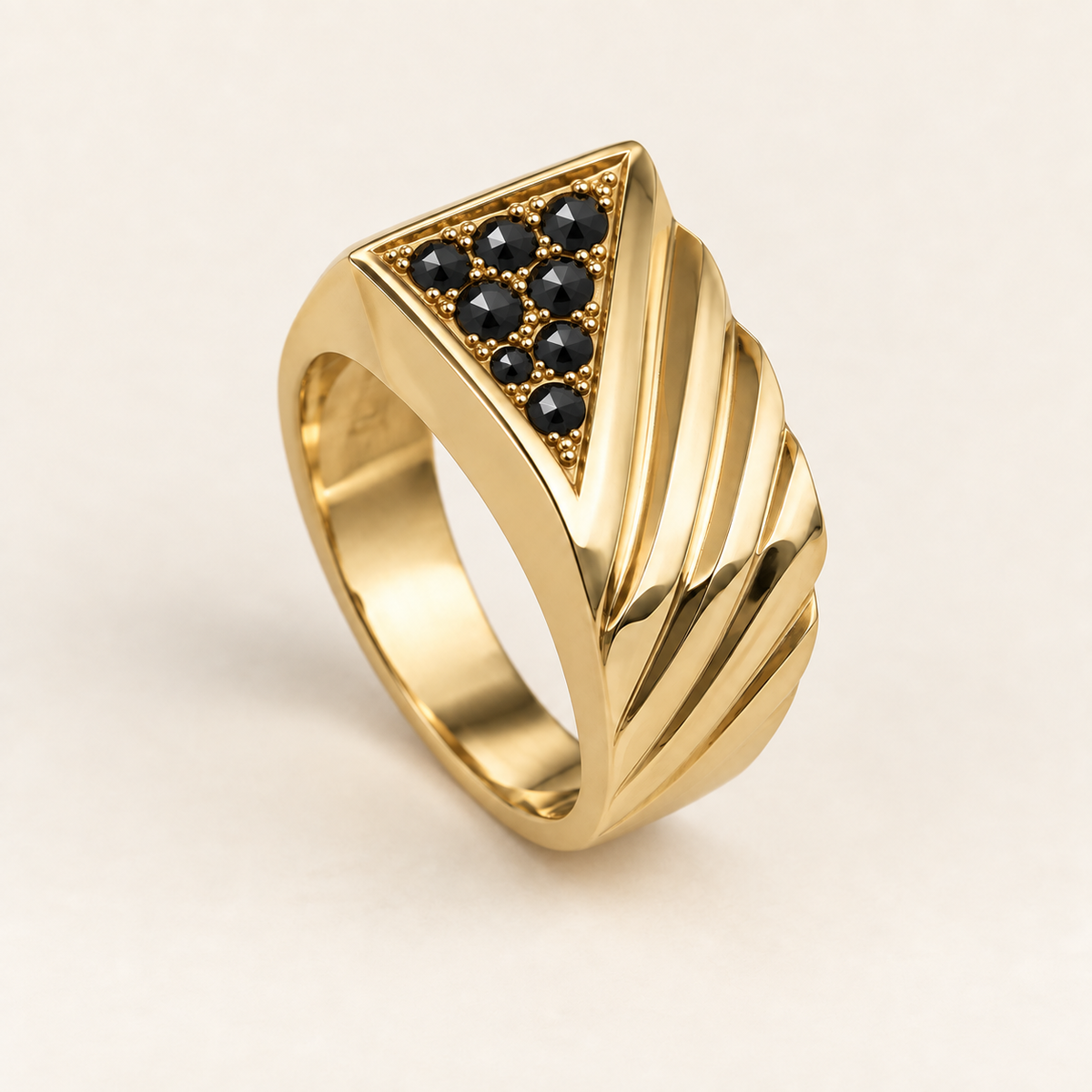 R 1015 — diamants noirs traités, entièrement en or jaune