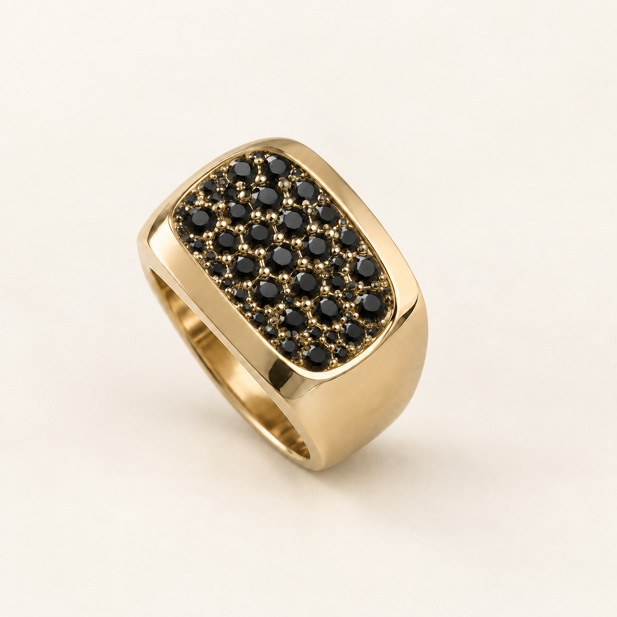 R 268 — diamants noirs traités, entièrement en or jaune
