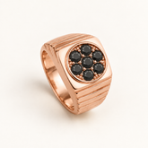 R 334 — diamants noirs traités, monture et sertissage en or rose