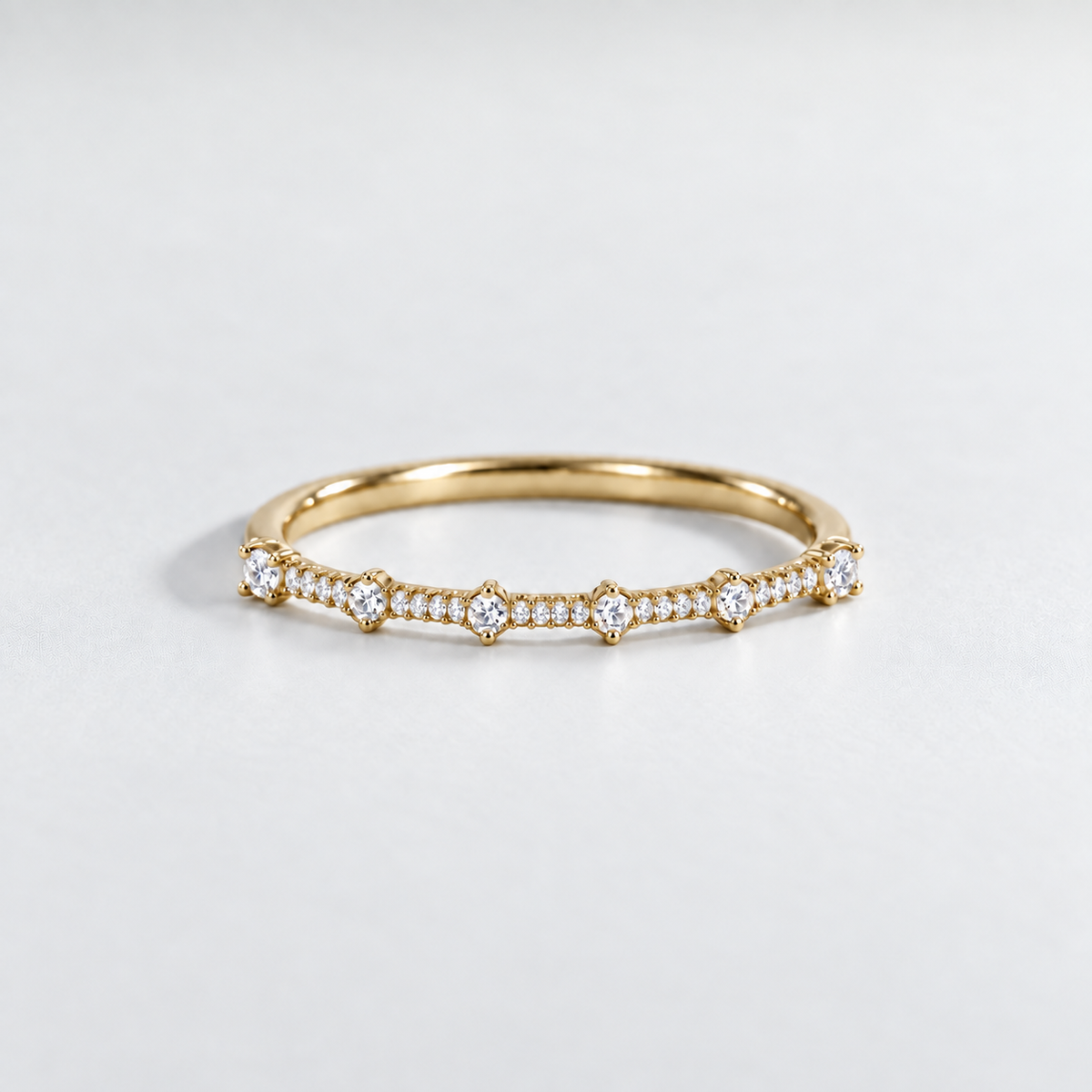R4101 yellow gold ring with 26 diamonds