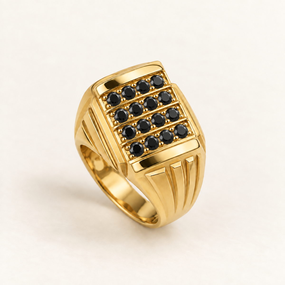 R 53 — diamants noirs traités, monture et sertissage en or jaune