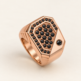 R 652 — diamants noirs traités, monture et sertissage en or rose