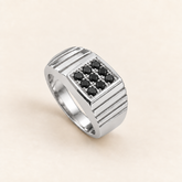 R 737 — diamants noirs traités, entièrement en or blanc