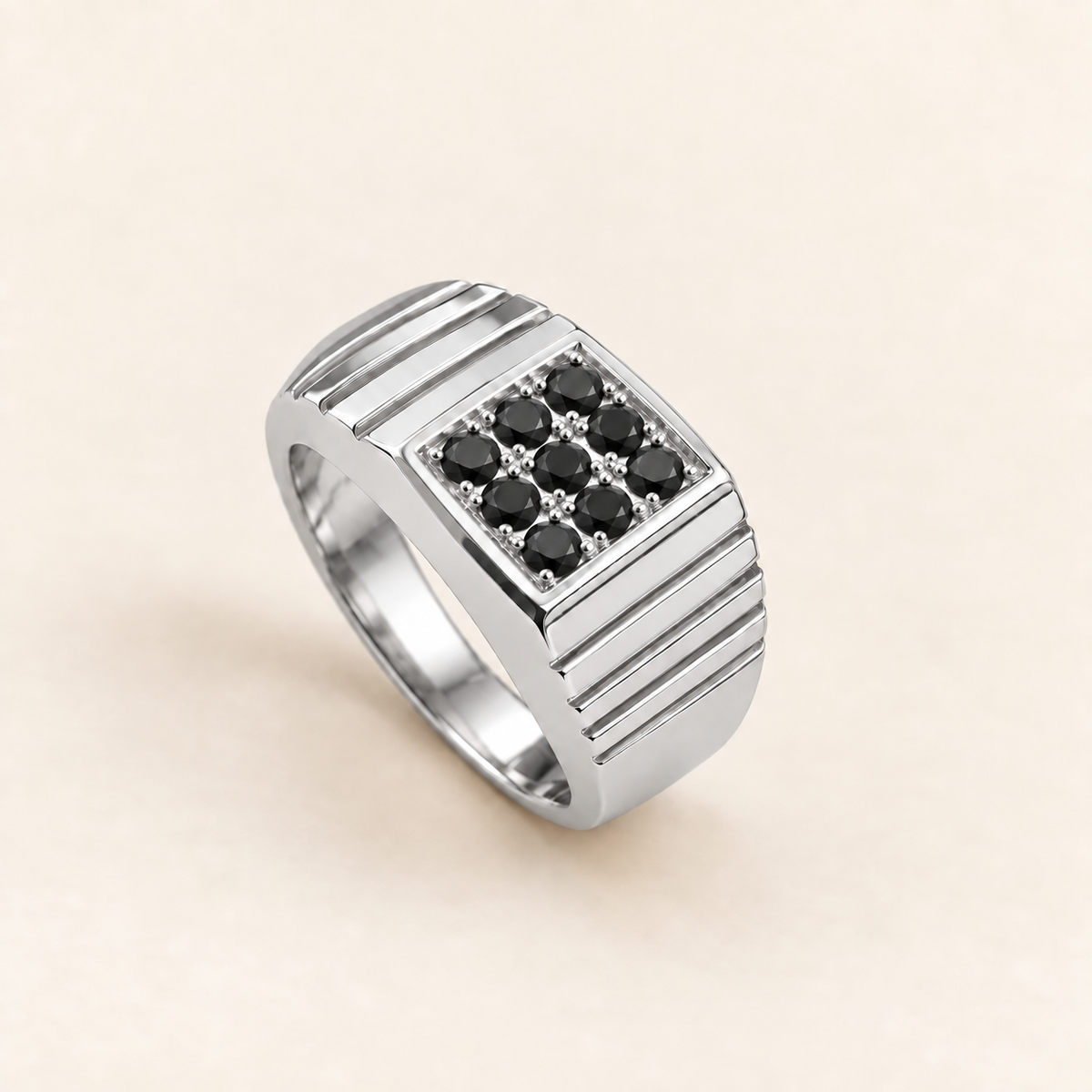 R 737 — diamants noirs traités, entièrement en or blanc