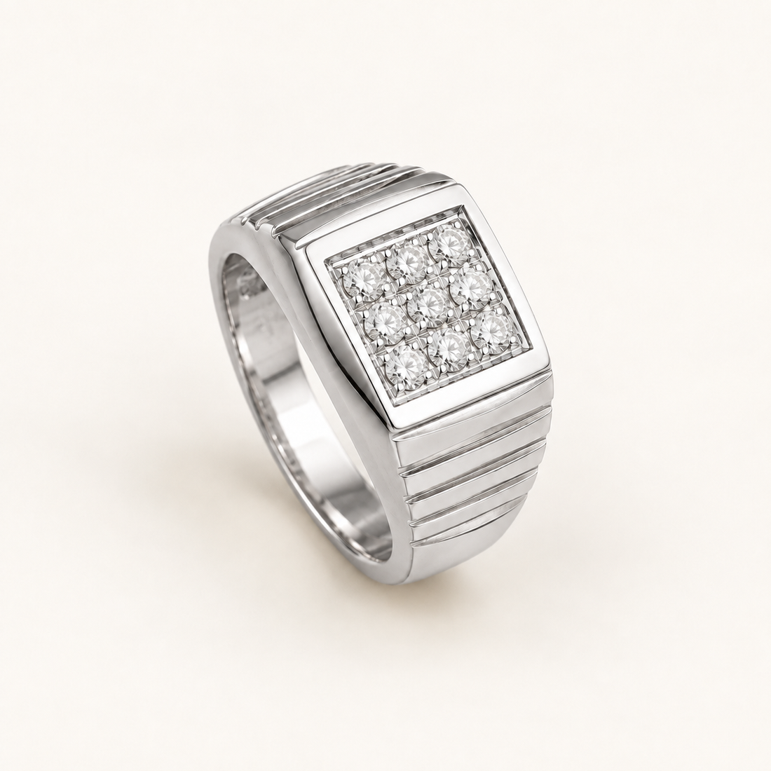 R 82 — diamants blancs, entièrement en or blanc