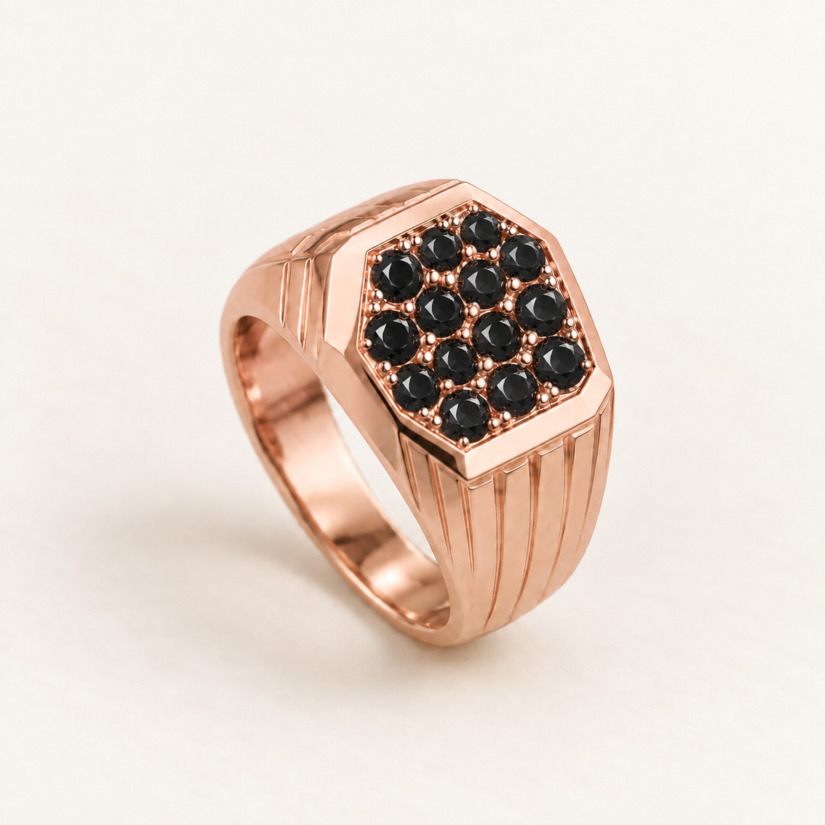 R 902 — diamants noirs traités, monture et sertissage en or rose