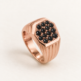 R 902 — diamants noirs traités, monture et sertissage en or rose
