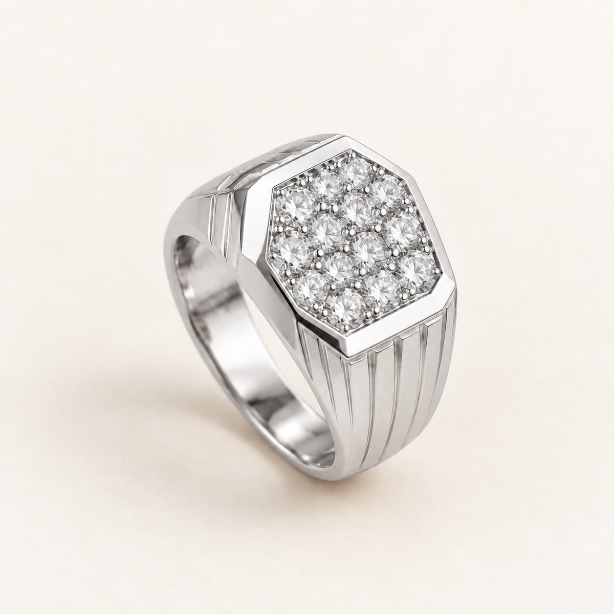 R 902 — white diamonds, blanc gold