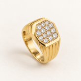 R 902 — white diamonds, jaune gold