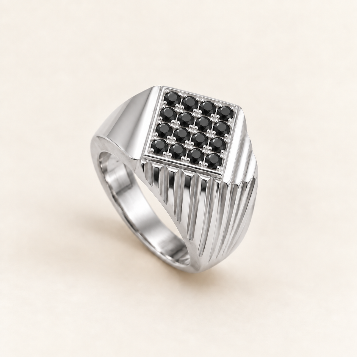 R 904 — diamants noirs traités, entièrement en or blanc