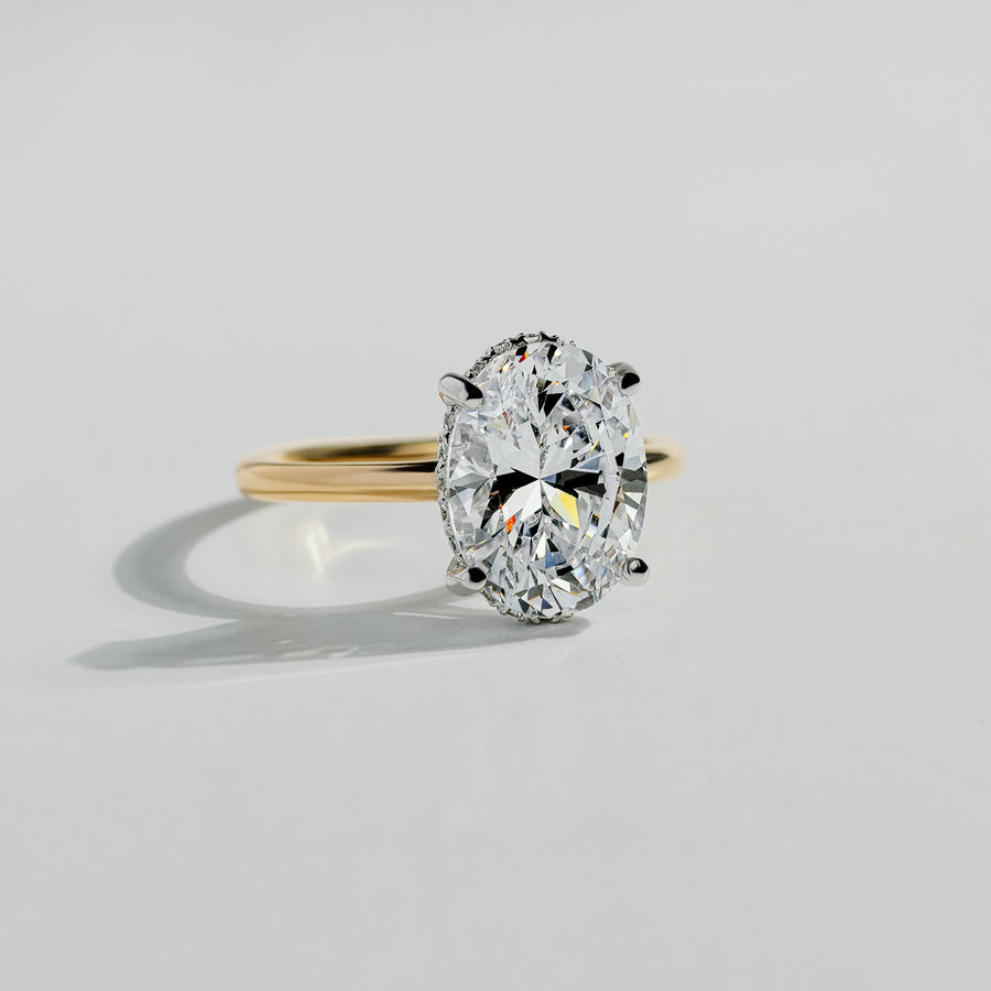 Solitaire engagement ring showing centre stone proportions