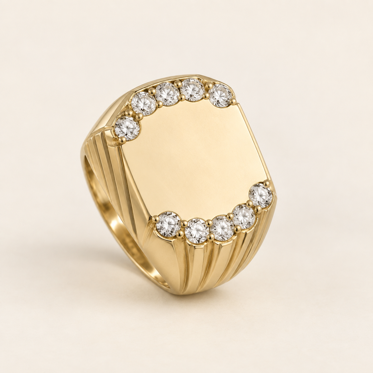 R 850 men’s gold and diamond ring