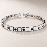 Bracelet TN03-4 en or blanc, diamants noirs, fond pierre greige — TN03-4 white gold bracelet with black diamonds on greige stone.