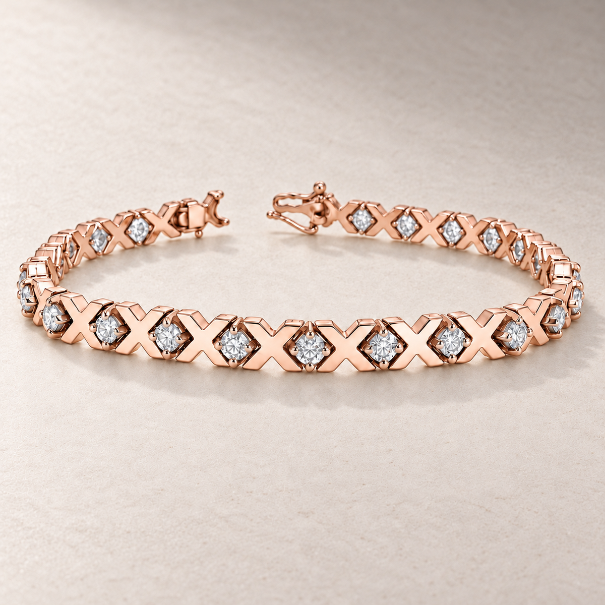 TN21 — Or rose / Rose gold — Diamants clairs / Clear diamonds