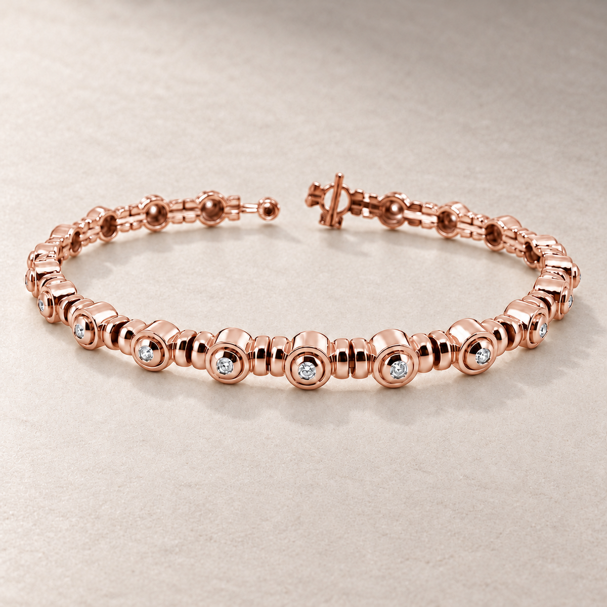 TN22 — Or rose / Rose gold — Diamants clairs / Clear diamonds