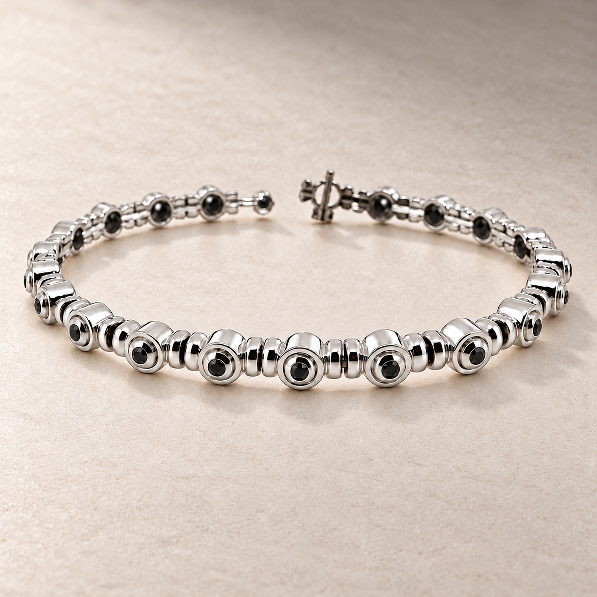 TN22 — Or blanc / White gold — Diamants noirs / Black diamonds