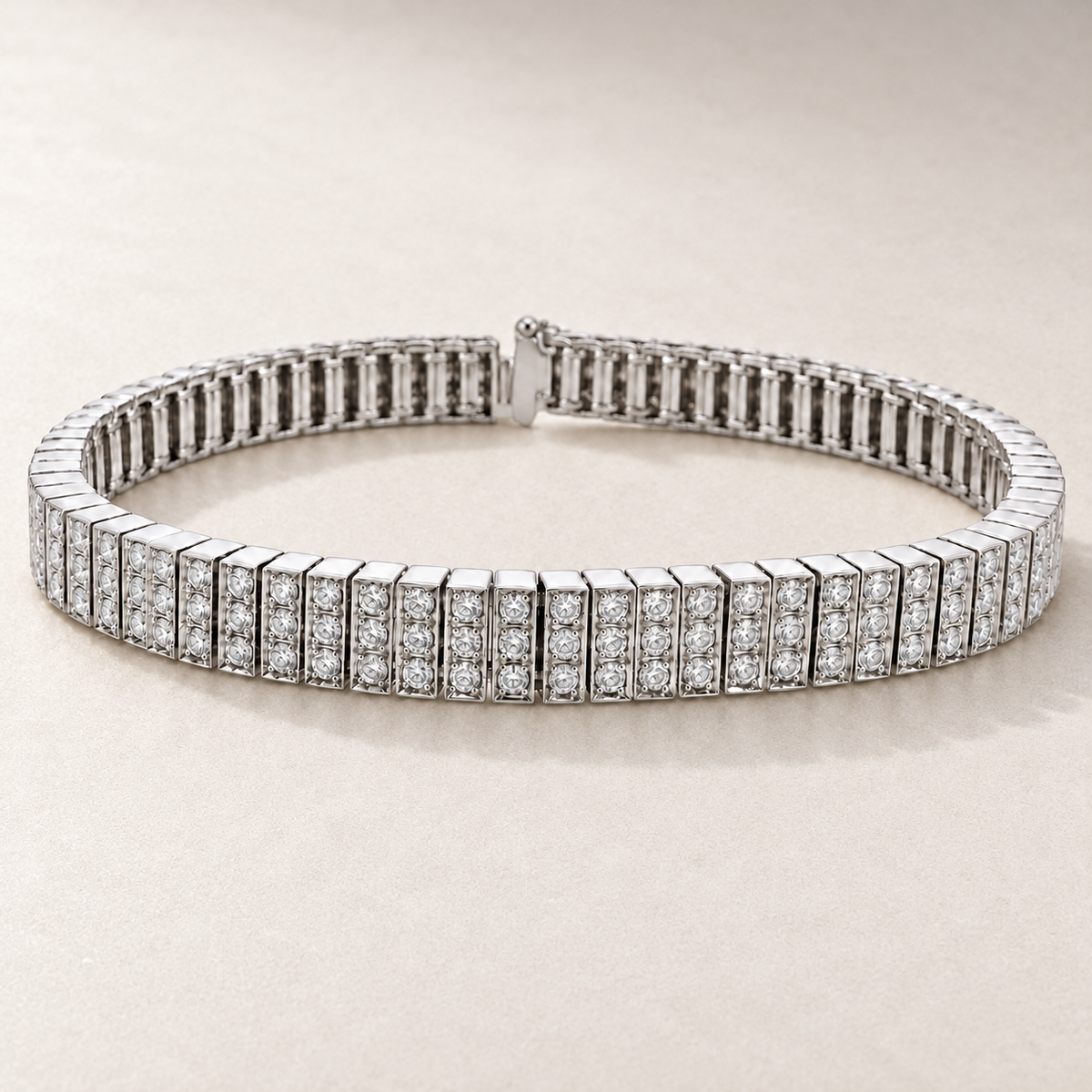 TN34 — Or blanc / White gold — Diamants / Diamonds — rendu illustratif / illustrative rendering