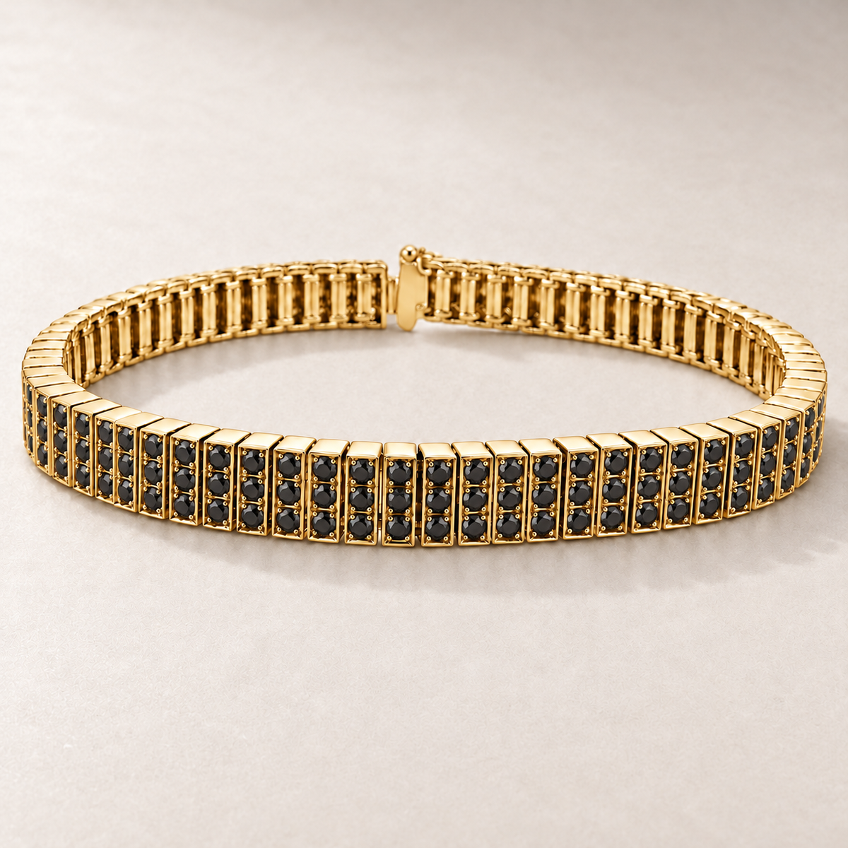 TN34 — Or jaune / Yellow gold — Diamants noirs / Black diamonds — rendu illustratif / illustrative rendering