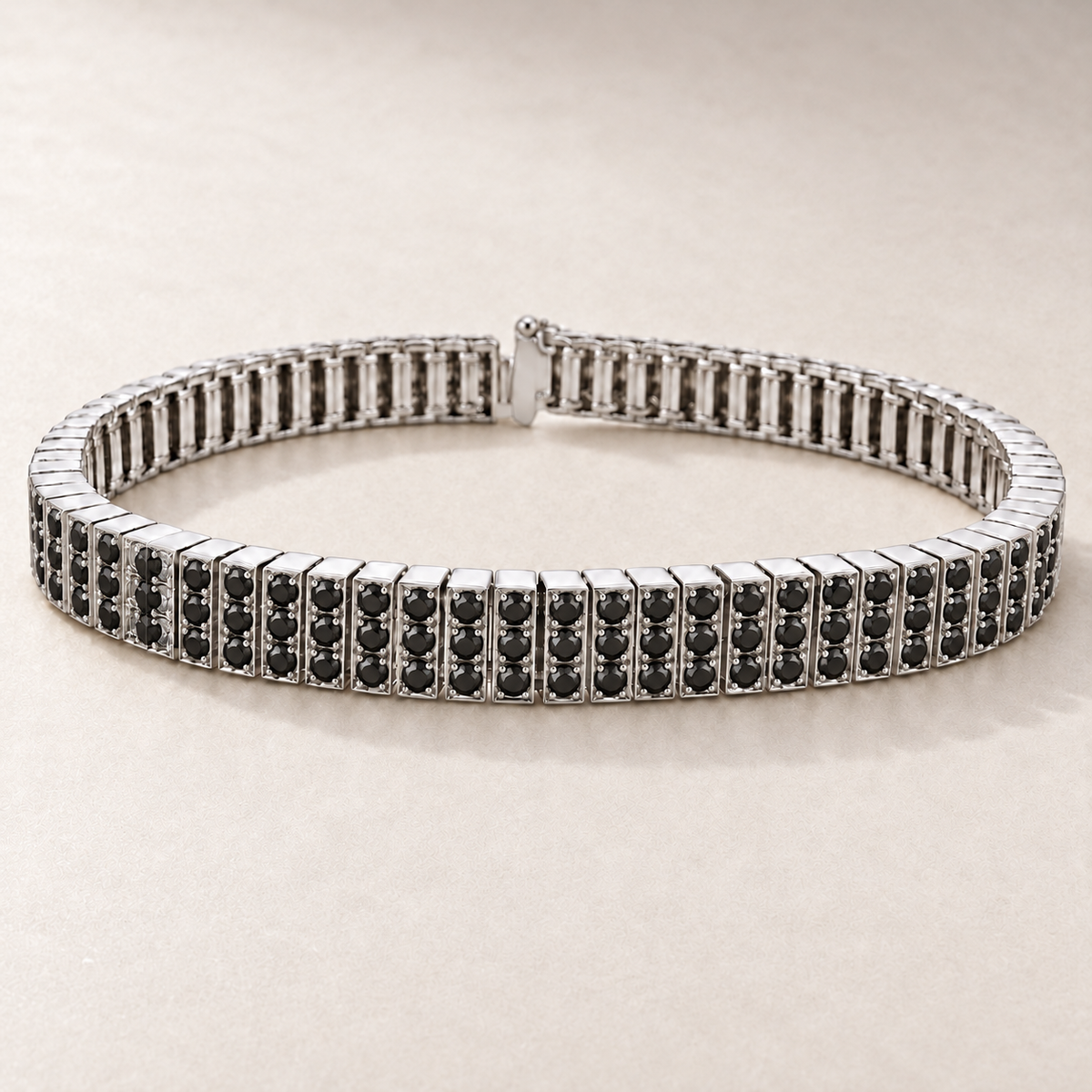 TN34 — Or blanc / White gold — Diamants noirs / Black diamonds — rendu illustratif / illustrative rendering