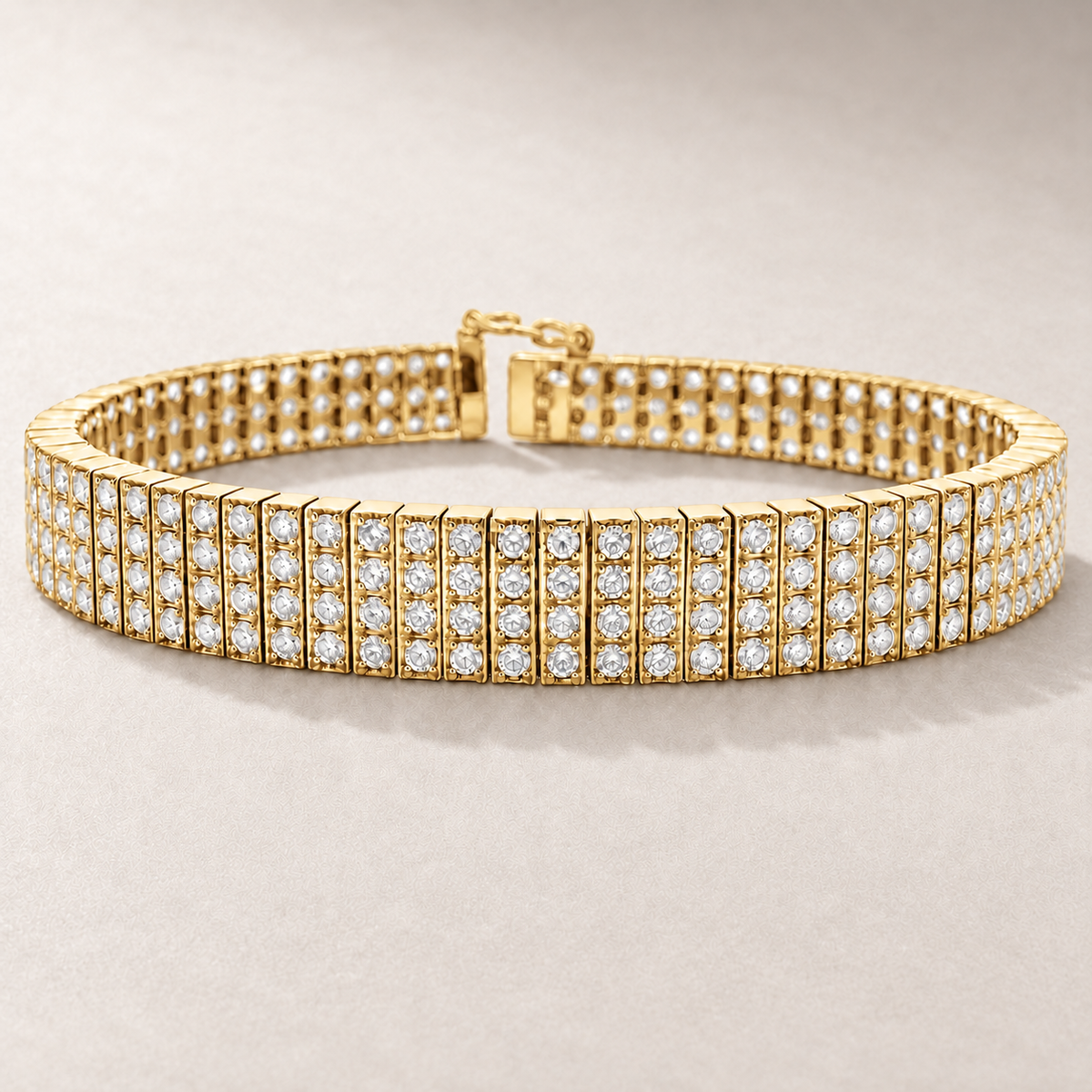 Bracelet en or et diamants sur quatre rangées — TN35