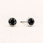 VE005 — diamants noirs naturels traités — Or blanc