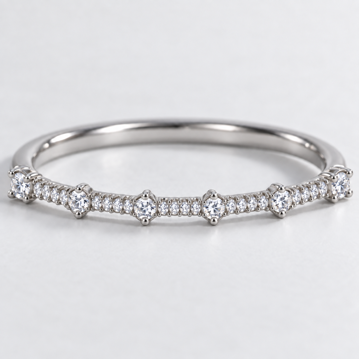 R4101 diamond setting detail — six larger diamonds and twenty smaller diamonds