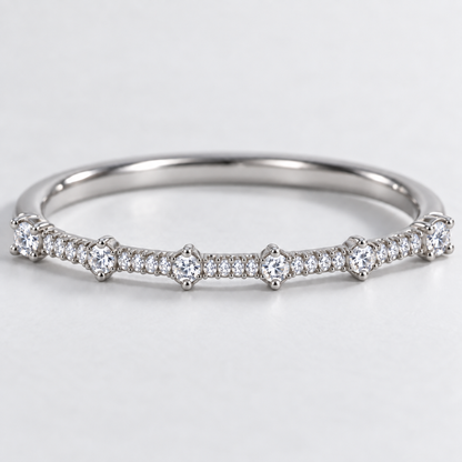 R4101 diamond setting detail — six larger diamonds and twenty smaller diamonds