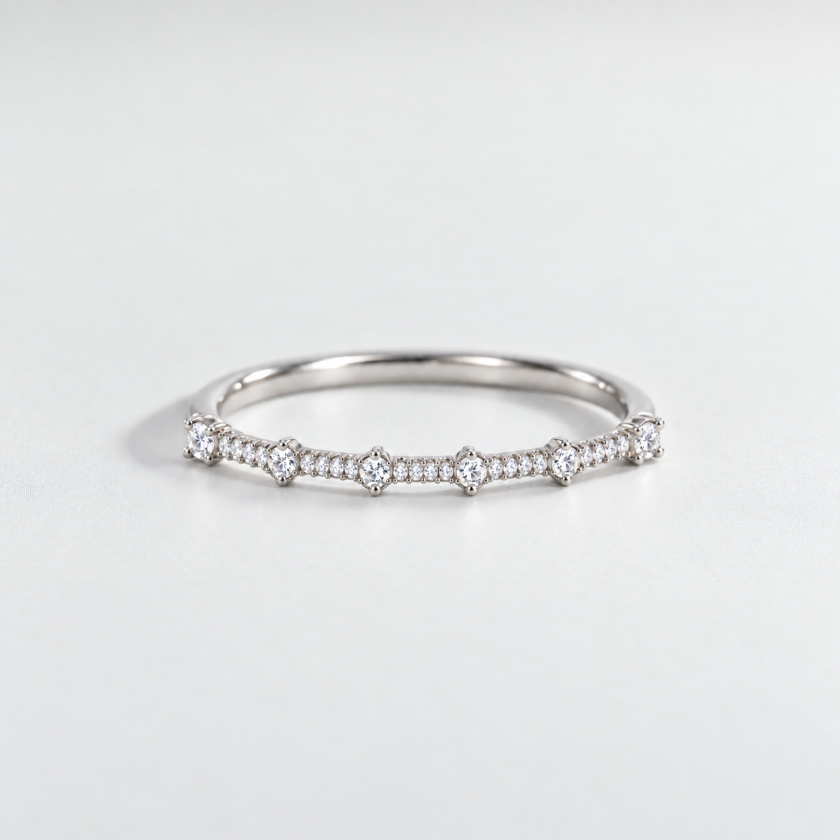 R4101 white gold ring with 26 round diamonds — Atelier RMR