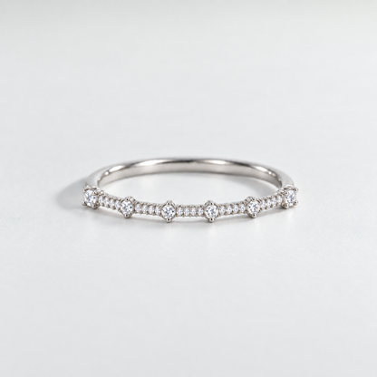 R4101 white gold ring with 26 round diamonds — Atelier RMR