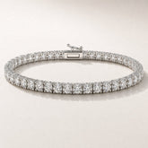 Bracelet tennis en or blanc 14K avec diamants et fermoir boite rectangulaire