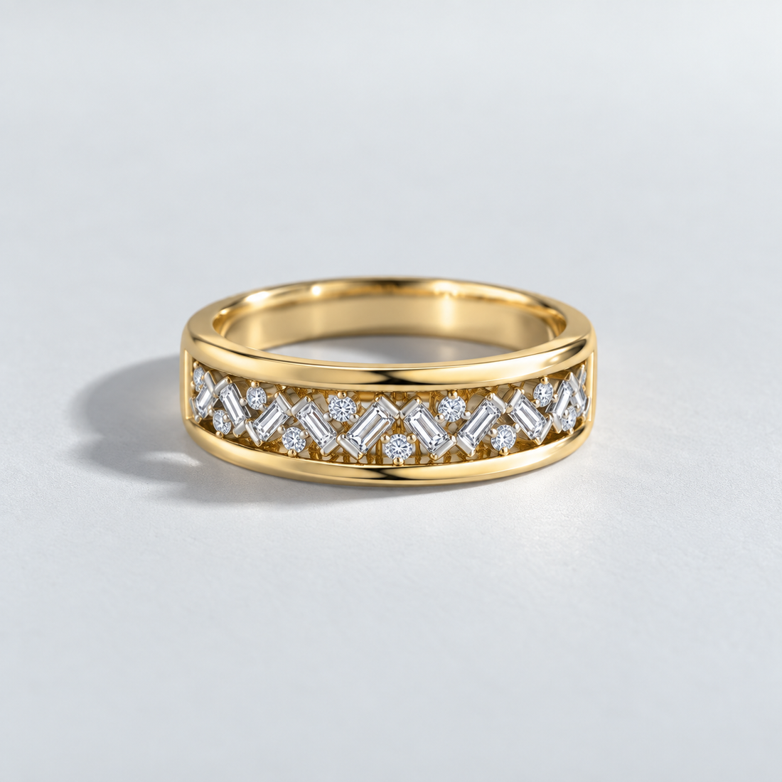 Bague à diamants baguettes et ronds en or jaune